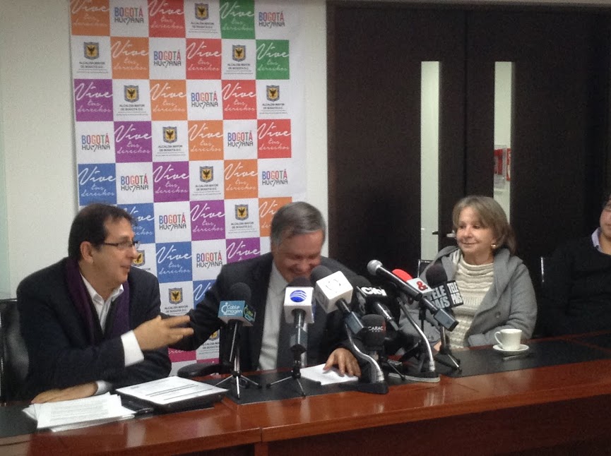 rueda de prensa con el secretario 2